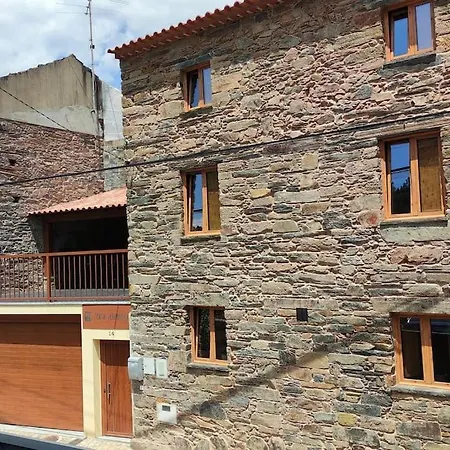 Casa Resineiro Com Piscina, Garagem E Terraco بيت للعطل *