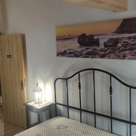 Casa Resineiro Com Garagem E Terraco