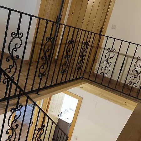 Casa Resineiro Com Garagem E Terraco