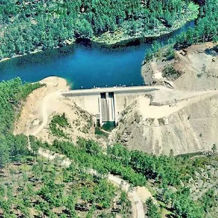 Casa Resineiro Com Garagem E Terraco Casa de Férias *