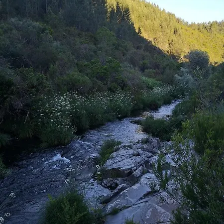 Casa de Férias Casa Resineiro Com Garagem E Terraco *