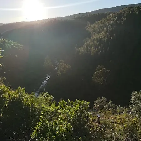 Casa de Férias Casa Resineiro Com Garagem E Terraco *